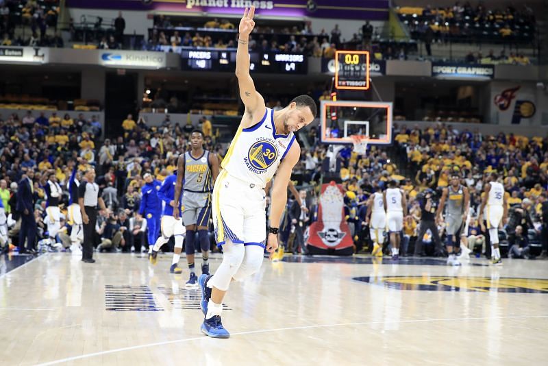 Stephen Curry celebrates a shot vs the Indiana Pacers