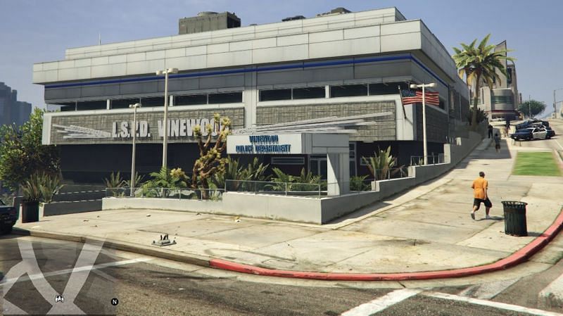 Vinewood Police Station in GTA 5 (Image via Rockstar Games)