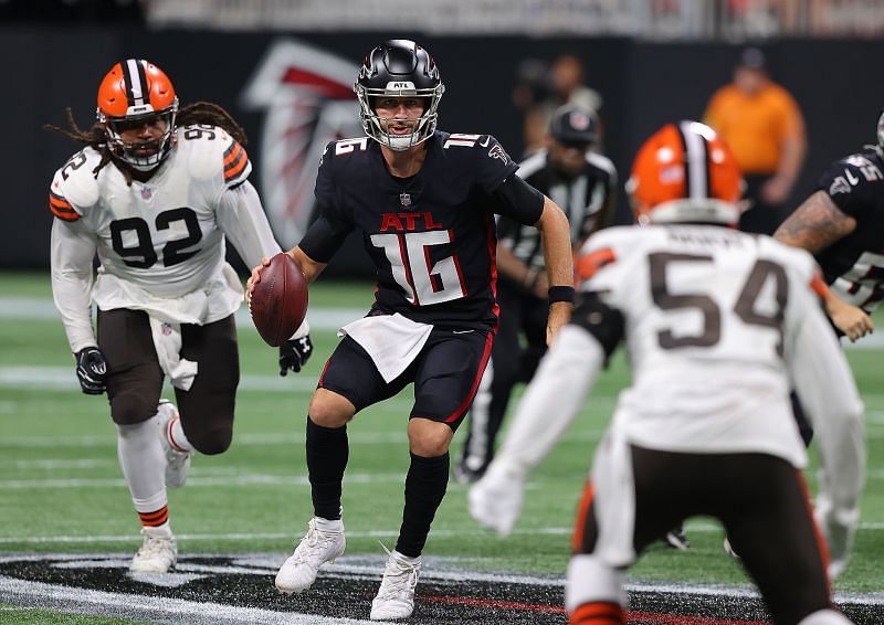 Atlanta Falcons QB Josh Rosen snuck by the final NFL roster cuts on Tuesday.