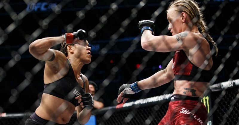 UFC 215: Valentina Shevchenko was seemingly hurt after she dislocated her ring finger