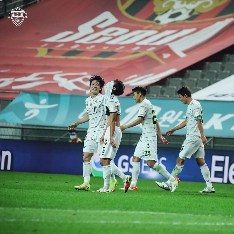 Jeonbuk Motors will host domestic rivals Ulsan Hyundai on Sunday. Photo Credit: @jeaonbuk 1994