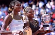 Venus Williams and Serena William at Roland Garros 2002