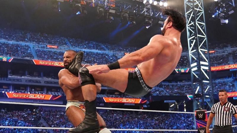WWE सुपरस्टार ड्रू मैकइंटायर ने अपने होमटाउन फैंस के सामने जीता बड़ा मैच