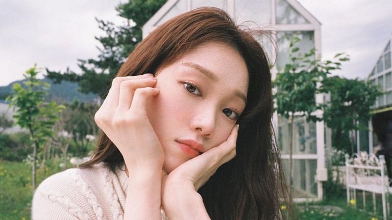 Lee Sung-kyung&#039;s refusal to use a word has caused controversy (Image via heybiblee/Instagram)