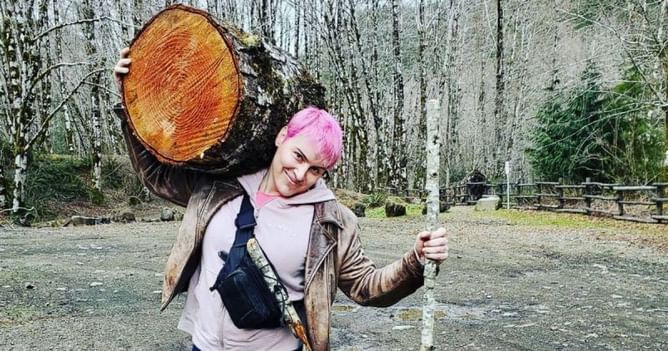 "The men who attack trans fighters say they're supporting women" - Transgender fighter Alana McLaughlin retweets a post to seemingly hit back at her critics