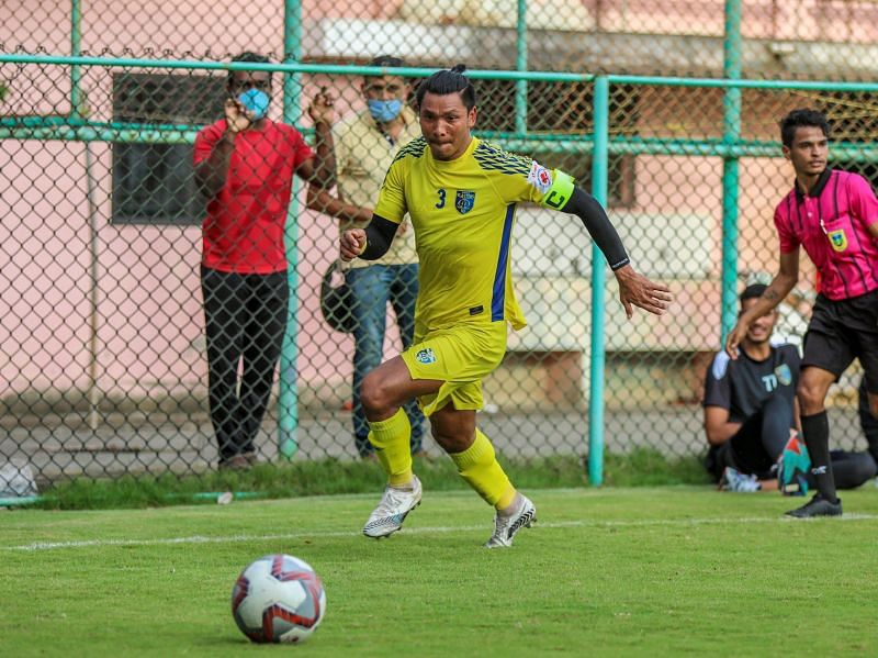 A Kerala Blasters FC player in action (Image Courtesy: KBFC Twitter)