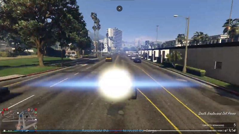 The Redditor using Chromepaint on his vehicle in GTA Online (Source: Reddit, u/zeezaheer )