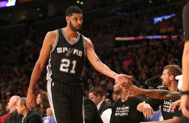 Tim Duncan returns to the bench at the San Antonio Spurs v Los Angeles Lakers matchup