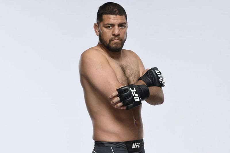 Should Nick Diaz really be given a UFC welterweight title shot if he wins this weekend?