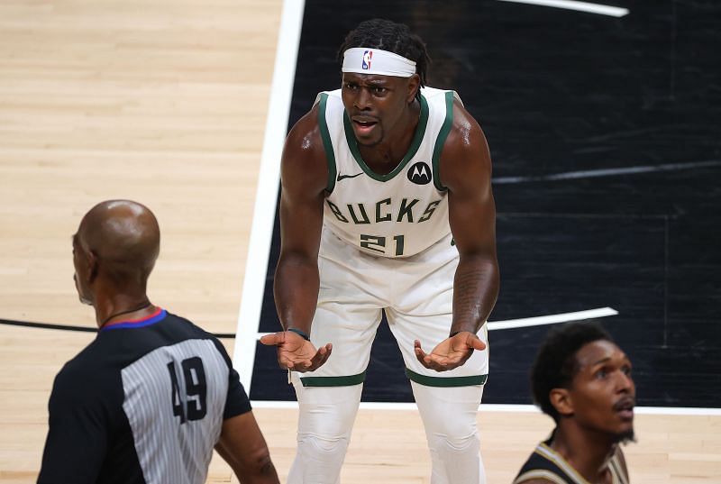 Jrue Holiday arguing with a ref