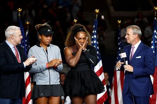 Naomi Osaka and Serena Williams during the 2018 US Open trophy ceremony