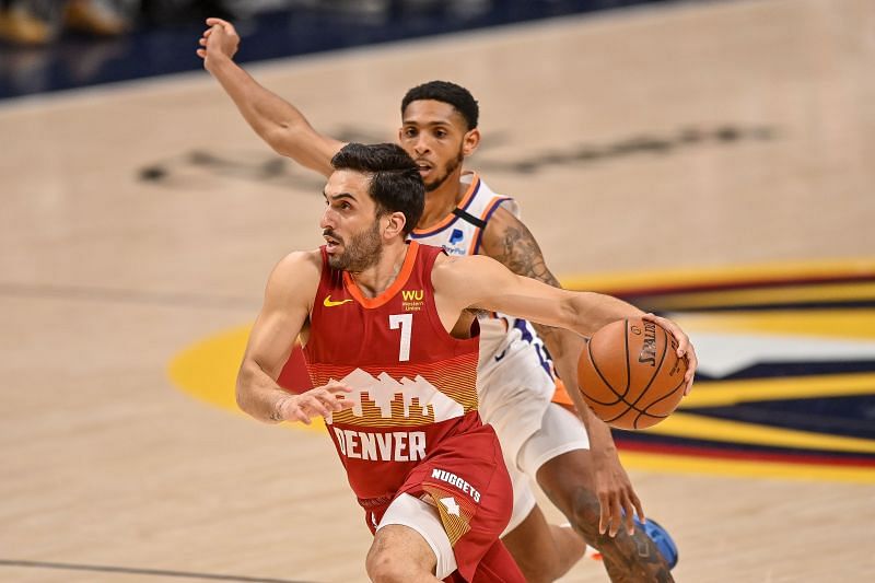 Facundo Campazzo (#7) of the Denver Nuggets drives.