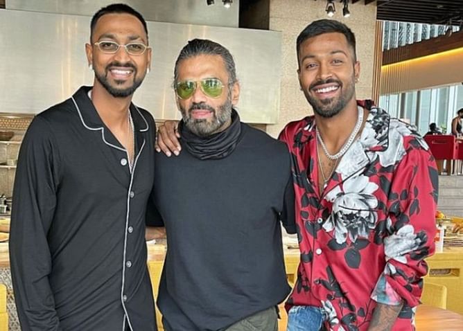 Hardik and Krunal Pandya pose for a picture with Suniel Shetty