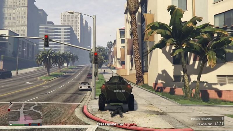 A GTA Online player defeating a God mode abuser with a simple trick (Image via Rockstar Games)