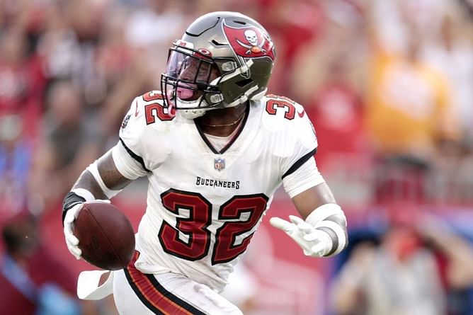 Mike Edwards steals the show from Brady and Gronkowski in Tampa Bay Buccaneers' win over the Falcons