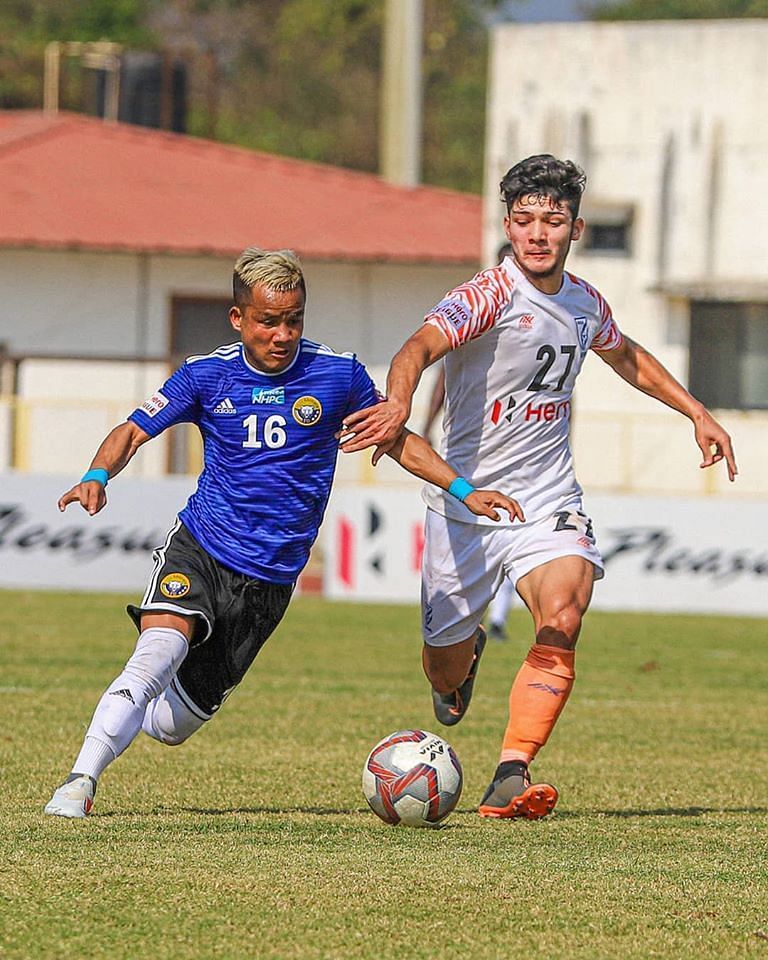 Chesterpaul Lyngdoh in action for Real Kashmir FC(L)