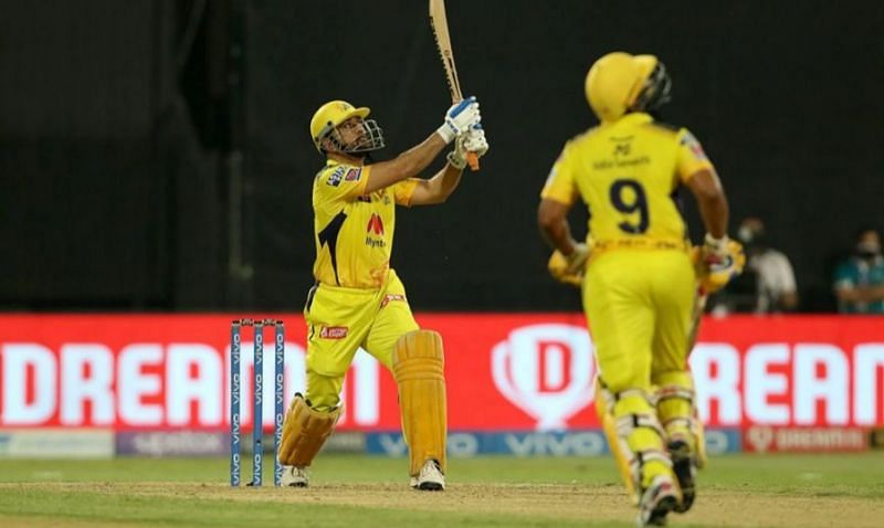 महेंद्र सिंह धोनी ने अपनी स्टाइल में मैच समाप्त कर दिया (फोटो - IPL)