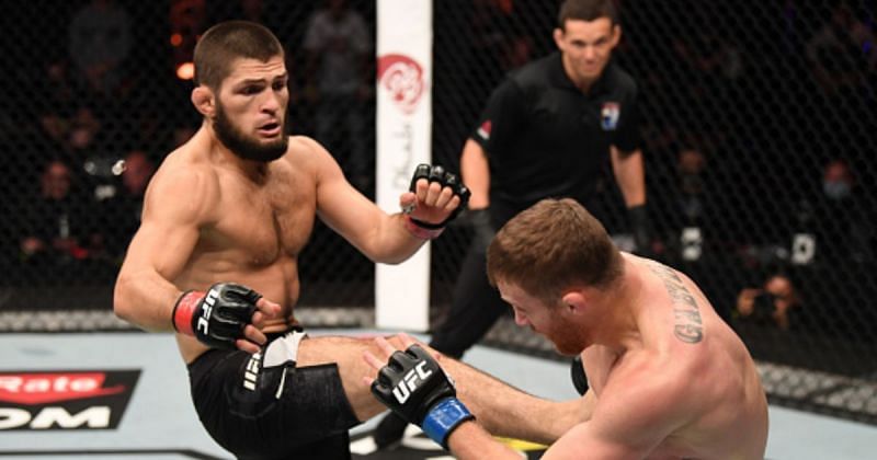 Khabib Nurmagomedov (left); Justin Gaethje (right)