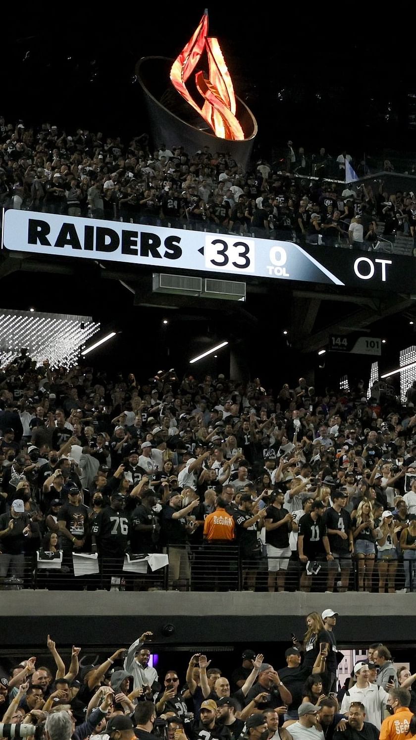 No snarls as Raiders host first NFL game with vaccination checks