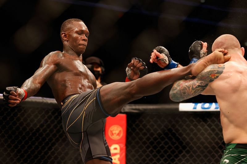 Adesanya lands a head kick. UFC 263: Adesanya v Vettori 2