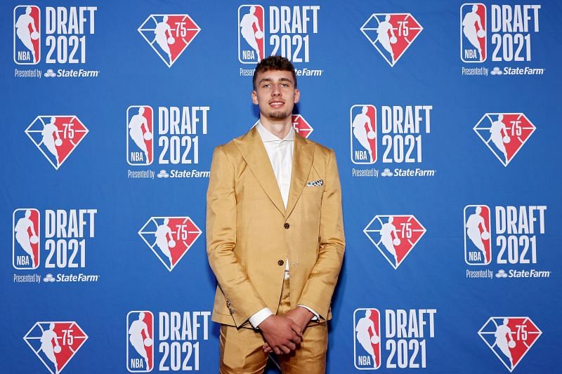 2021 NBA Draft - Franz Wafgner posing before the draft