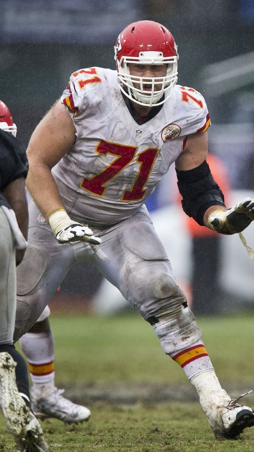 NFL - (via The Kansas City Chiefs OL Mitchell Schwartz)