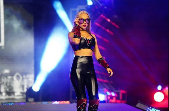 Penelope Ford stunned in a red and black look at this years AEW All Out