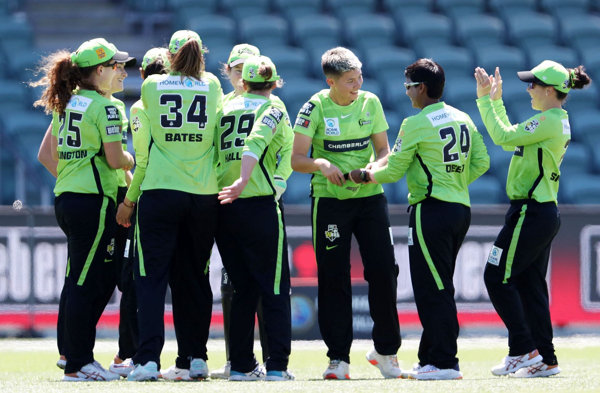 WBBL - Stars v Thunder (via Getty)