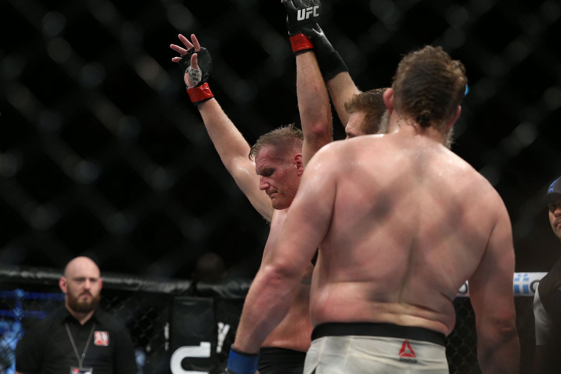 UFC Fight Night: Barnett v Nelson - Barnett is victorious