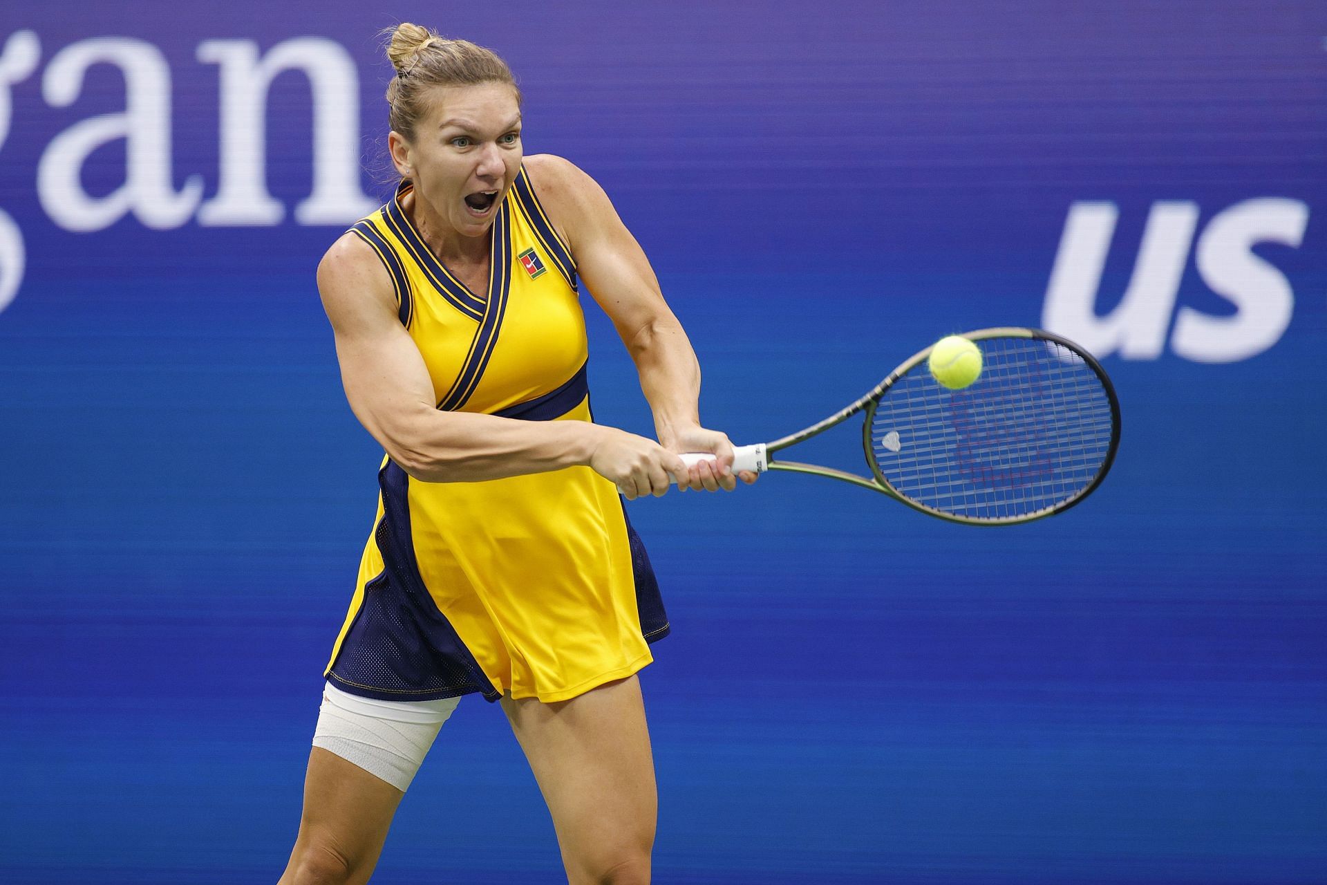 Simona Halep in action at the 2021 US Open - Day 7