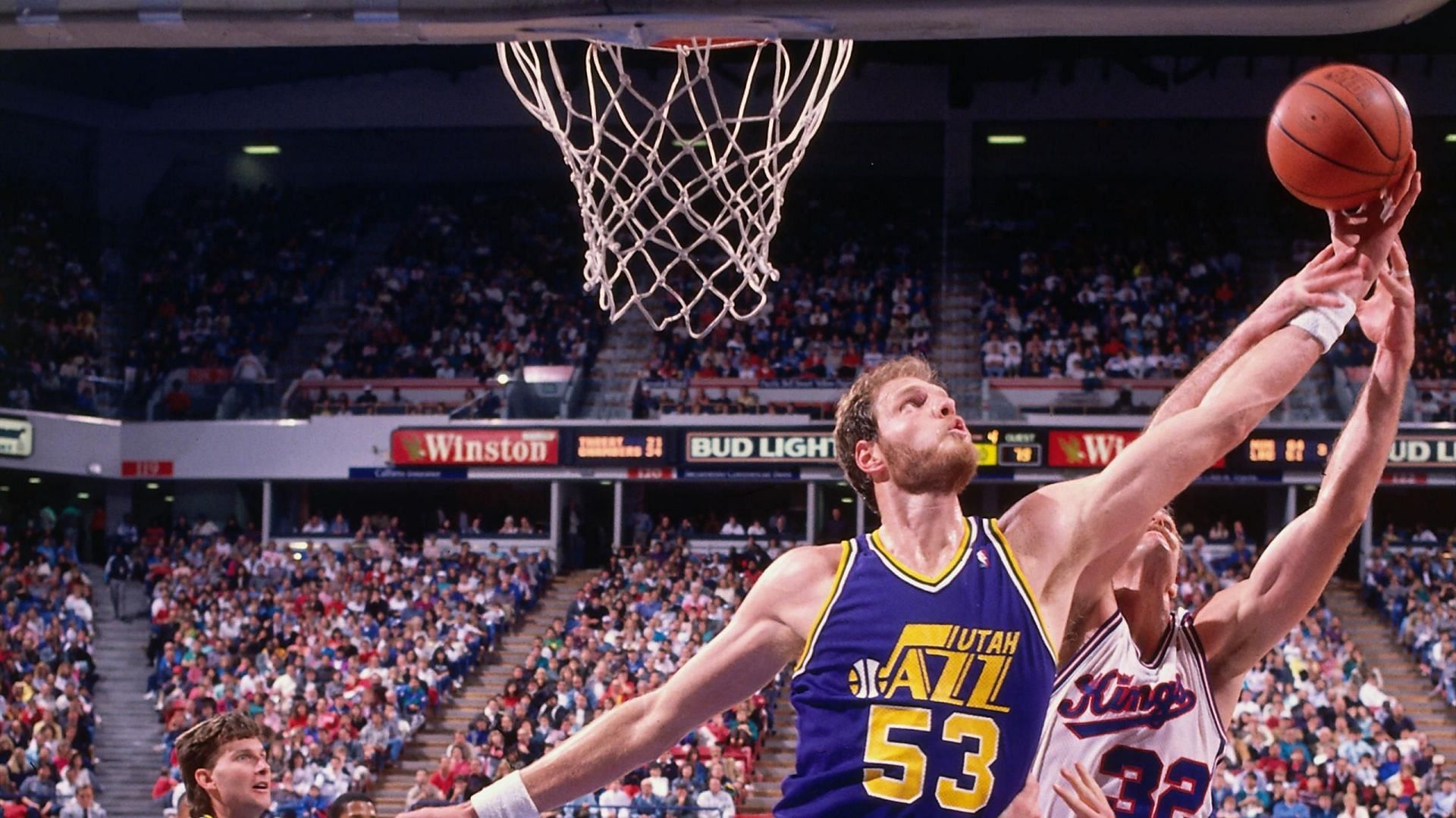 Mark Eaton (#53).