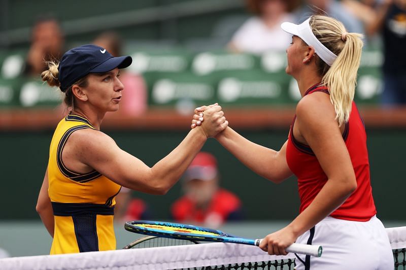 Halep (L) beat Marta Kostyuk in straight sets.