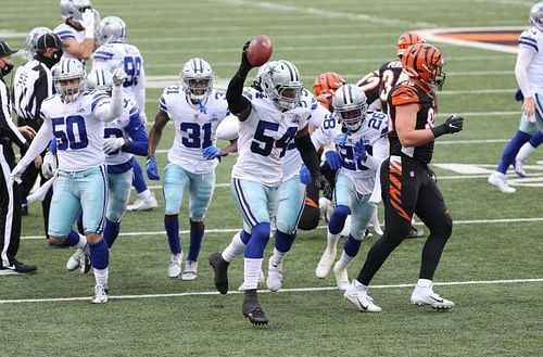 Jaylon Smith playing against the Cincinnati Bengals