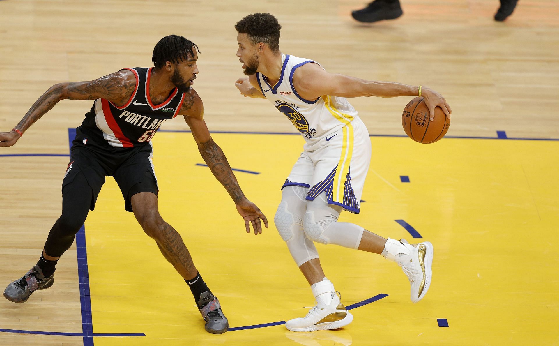 A snap from a game between the Portland Trail Blazers and the Golden State Warriors.