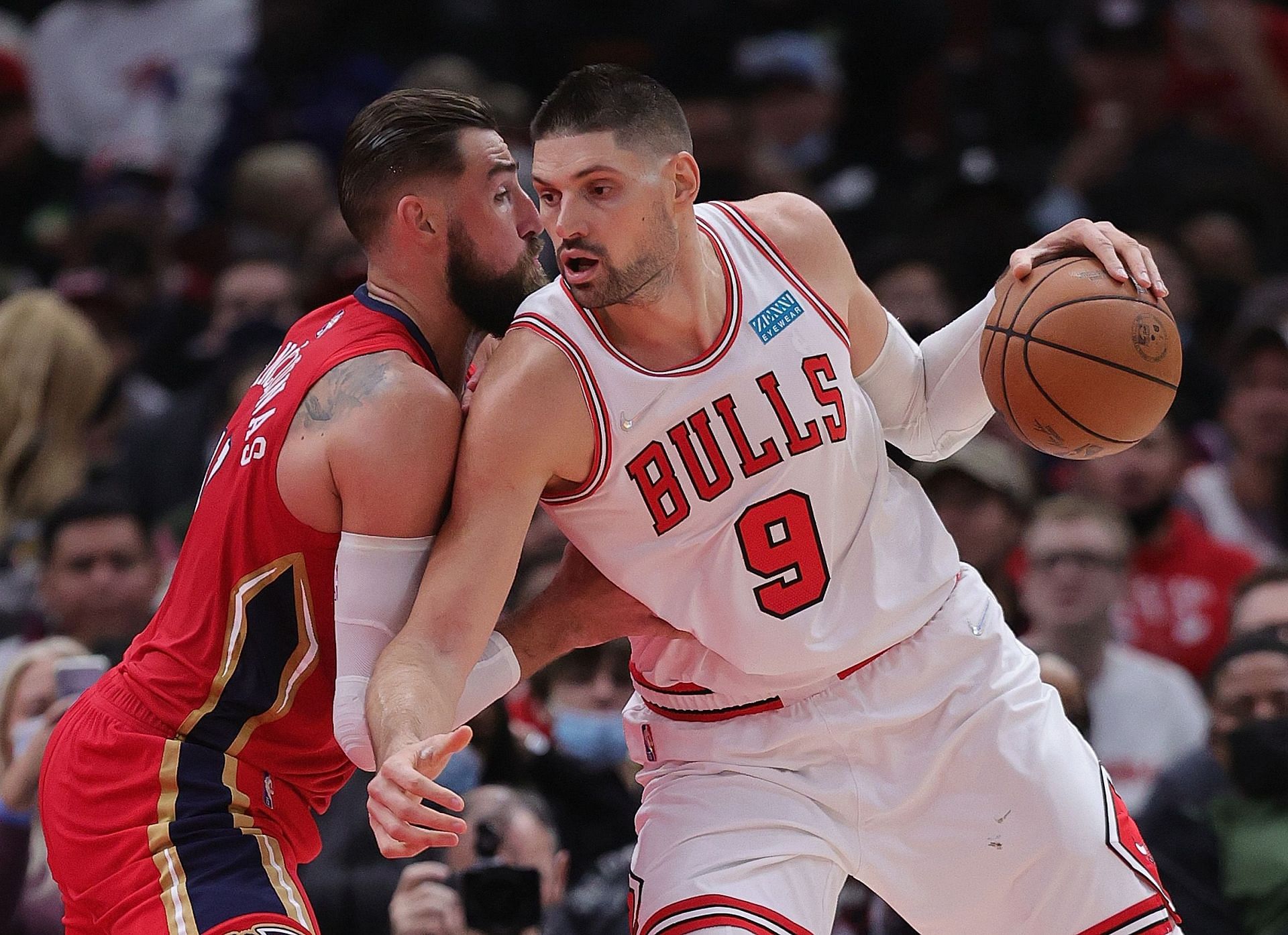 Chicago Bulls center Nikola Vucevic in the post