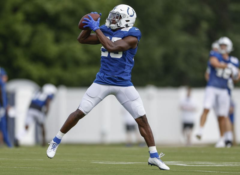 49ers add former 1,000-yard RB Marlon Mack to practice squad