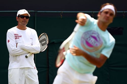 Roger Federer practicing under Paul Annacone during the 2012 London Olympics