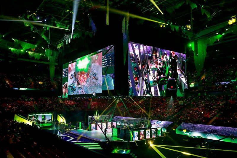 TI 10 hangs on a bind (Image via Valve)