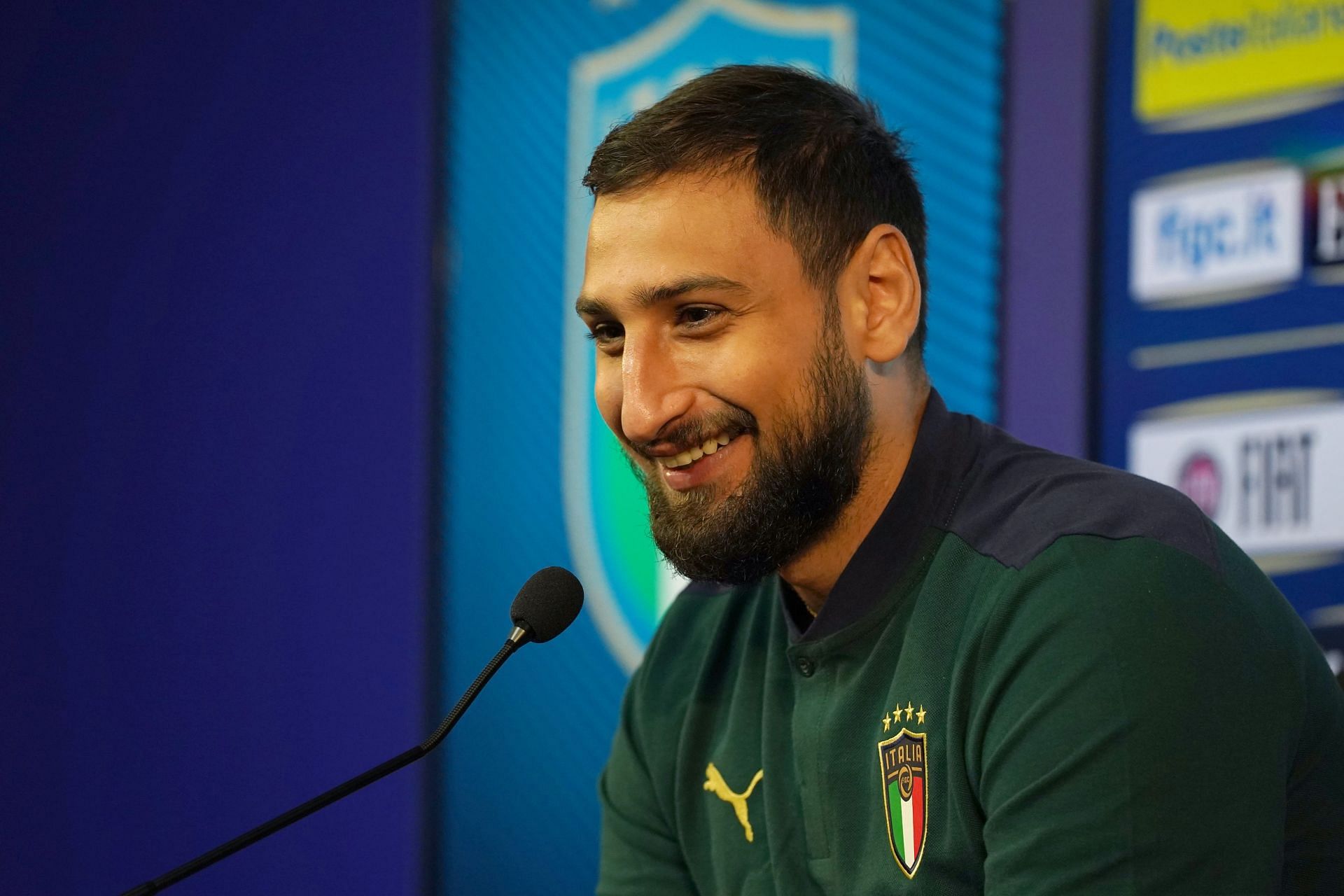 Italy Training &amp; Press Conference