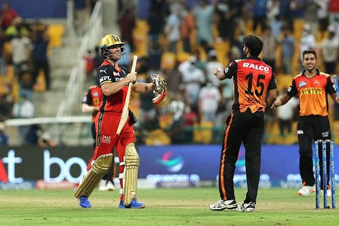 IPL 2021 - भुवनेश्वर कुमार ने एबी डीविलियर्स के खिलाफ आखिरी ओवर की गेंदबाजी को लेकर दी बड़ी प्रतिक्रिया