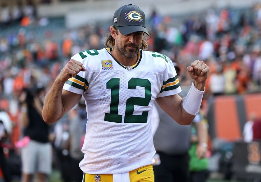 Aaron Rodgers hints at staying with Packers beyond 2021