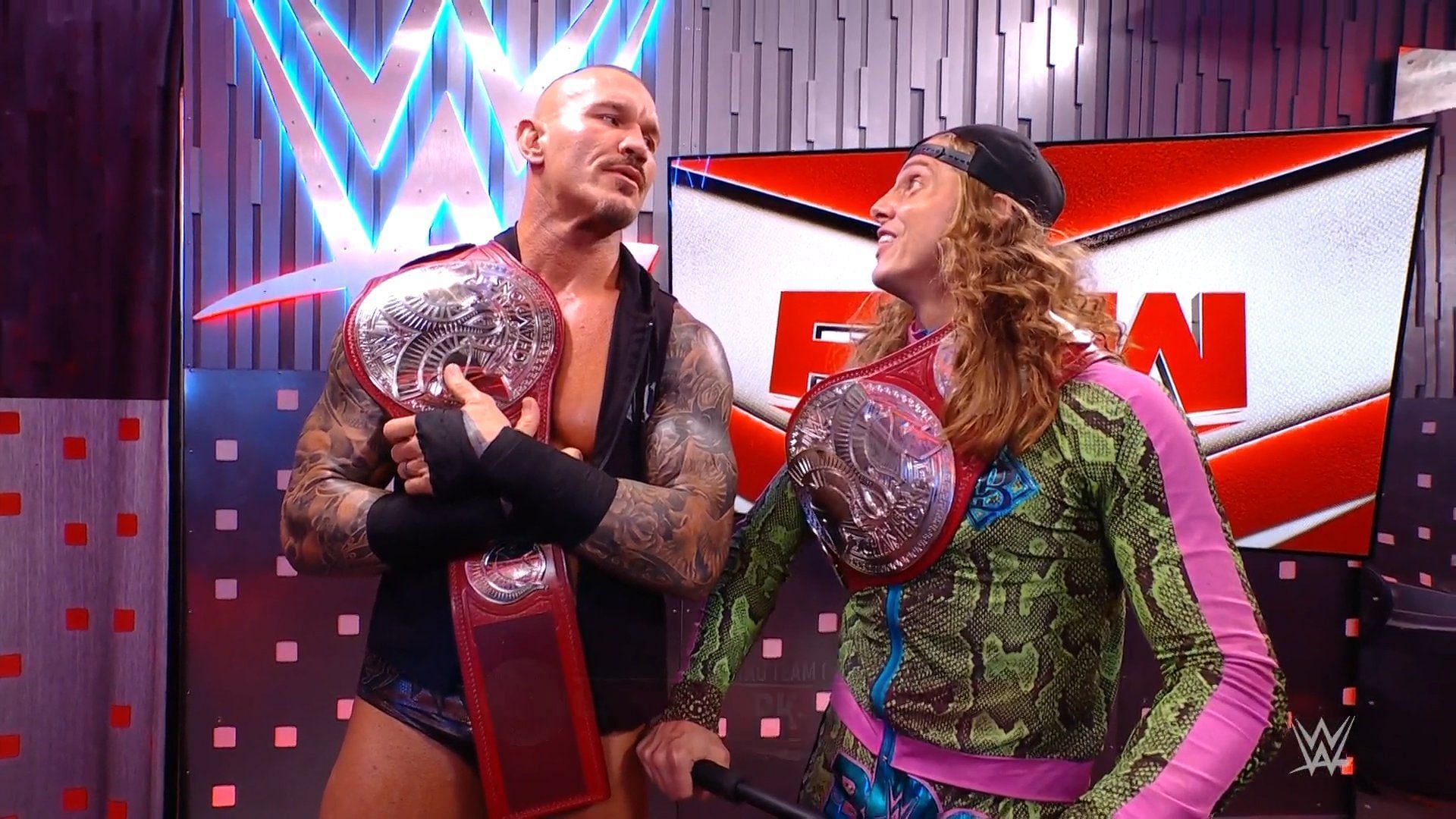 WWE RAW के मेन इवेंट में विमेंस चैंपियनशिप के लिए जबरदस्त मैच हुआ 