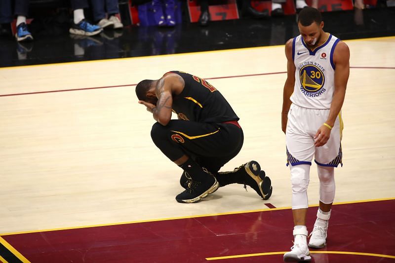 LeBron James (L) #23 of the Cleveland Cavaliers and Stephen Curry #30 (of the Golden State Warriors