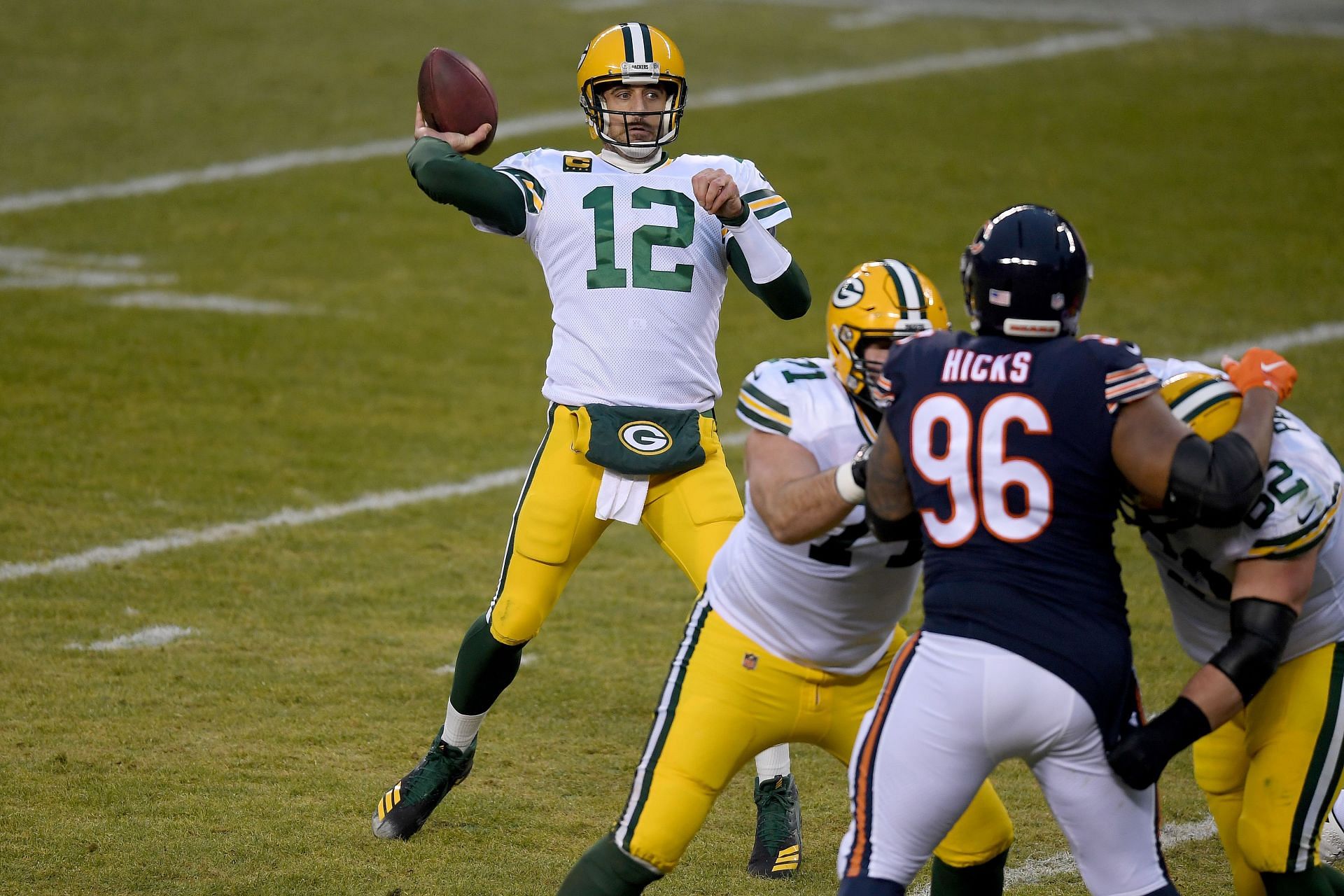 Green Bay Packers QB Aaron Rodgers playing against the Chicago Bears