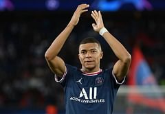 "We are currently discussing and it's going well" - Kylian Mbappe's mum provides update on PSG superstar's future