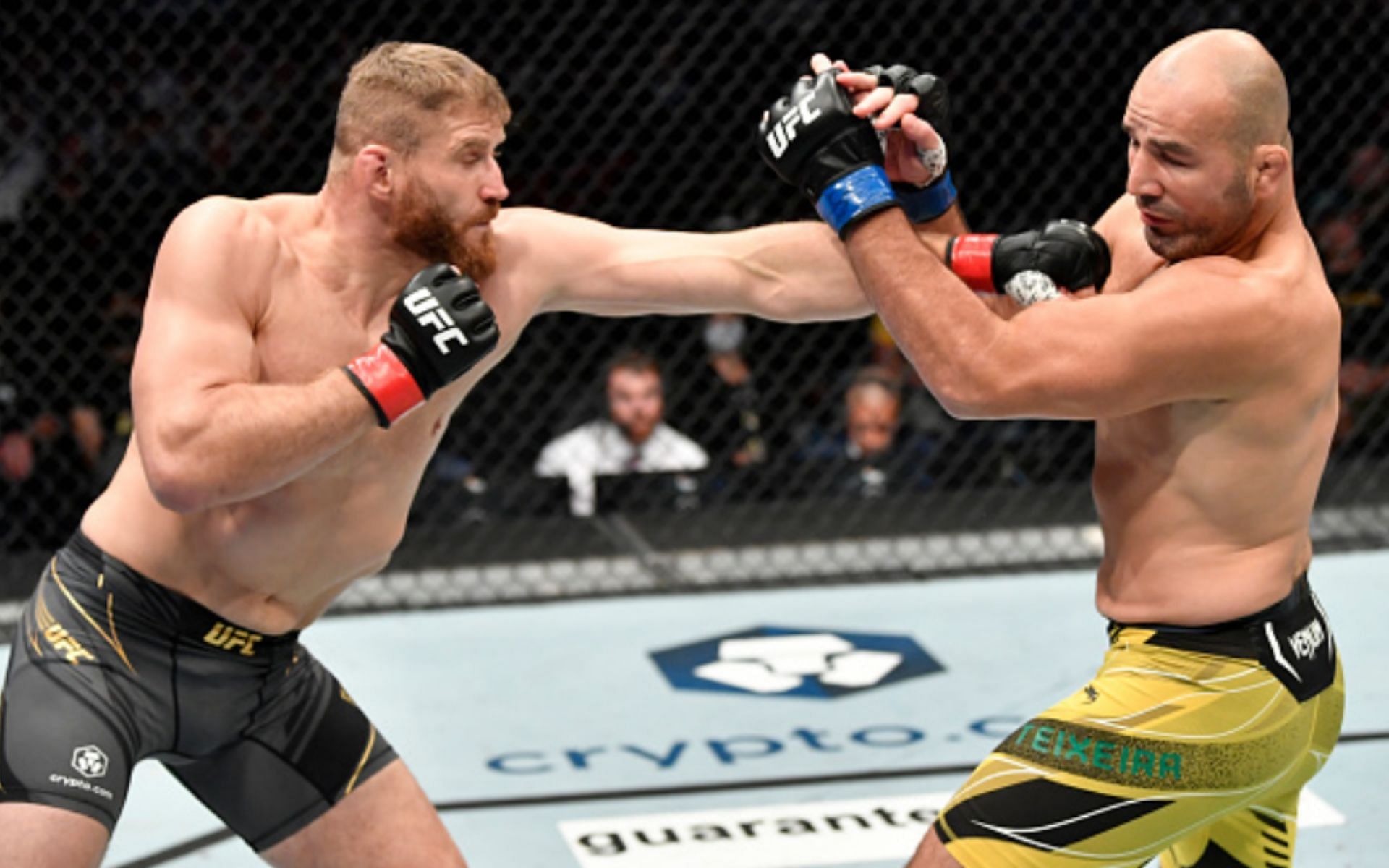 Jan Blachowicz (left) and Glover Teixeira (right) clashed in the main event of UFC 267