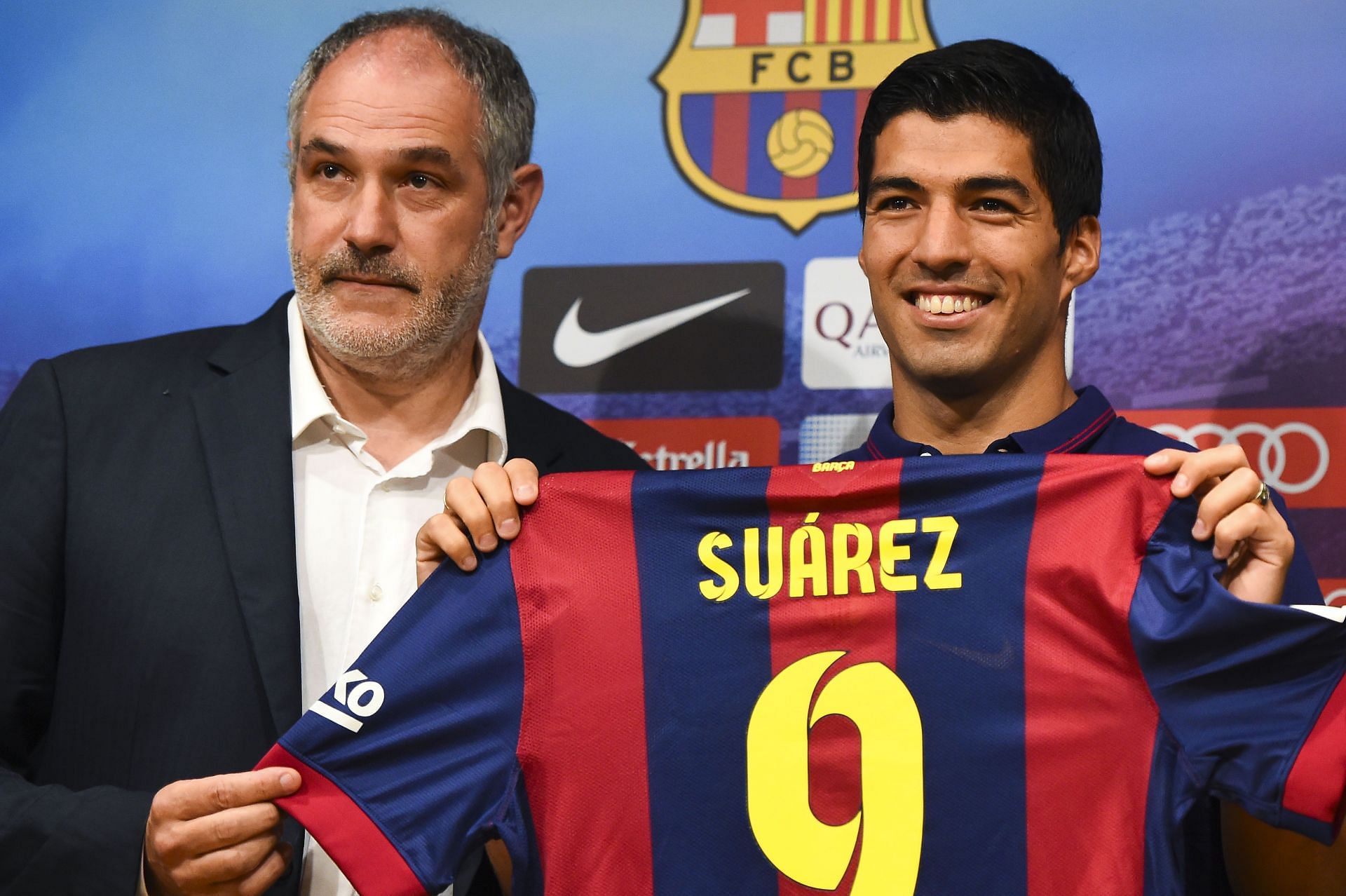 Zubizarreta unveiling Luis Suarez at Barcelona