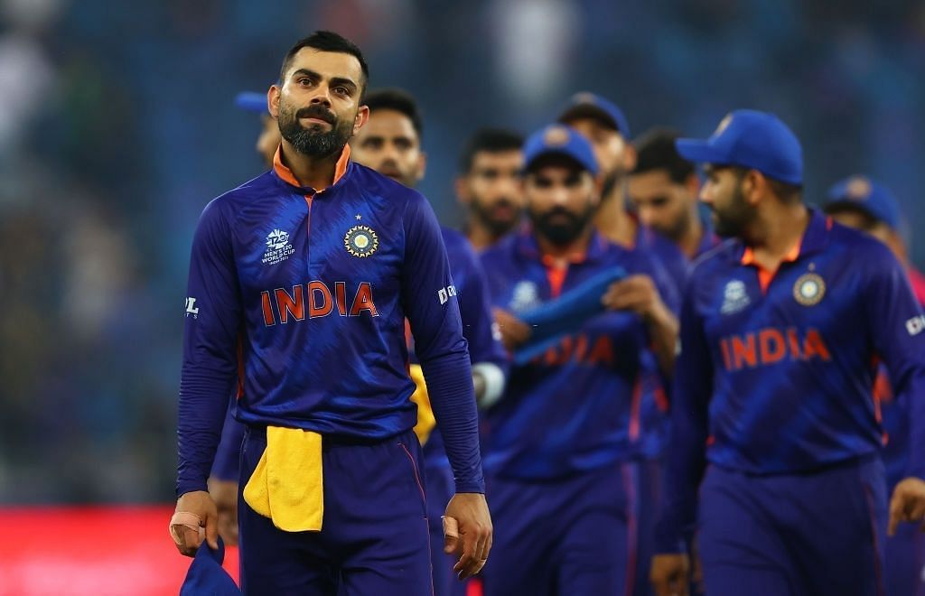 हार के बाद निराश भारतीय खिलाड़ी