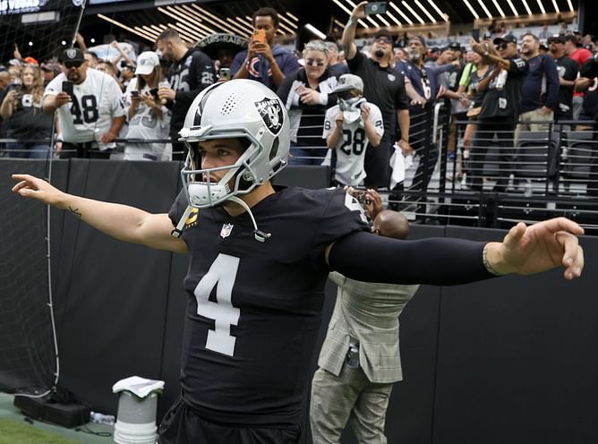 Derek Carr demands all NFL coaches disclose emails to "open up everything"