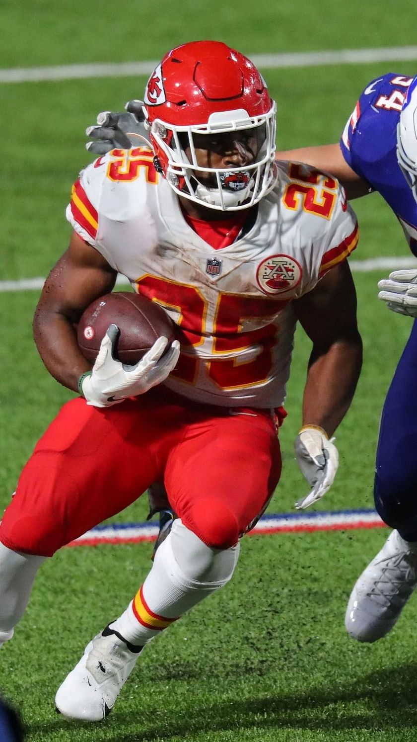 Chiefs RB Clyde Edwards-Helaire ruled out of game vs. Bills after knee  injury